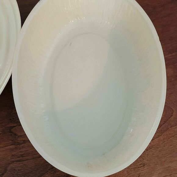 Vintage 3D 9" Easter Bunny Plastic Bowl with Lid Tulips Spring READ - Picture 5 of 8